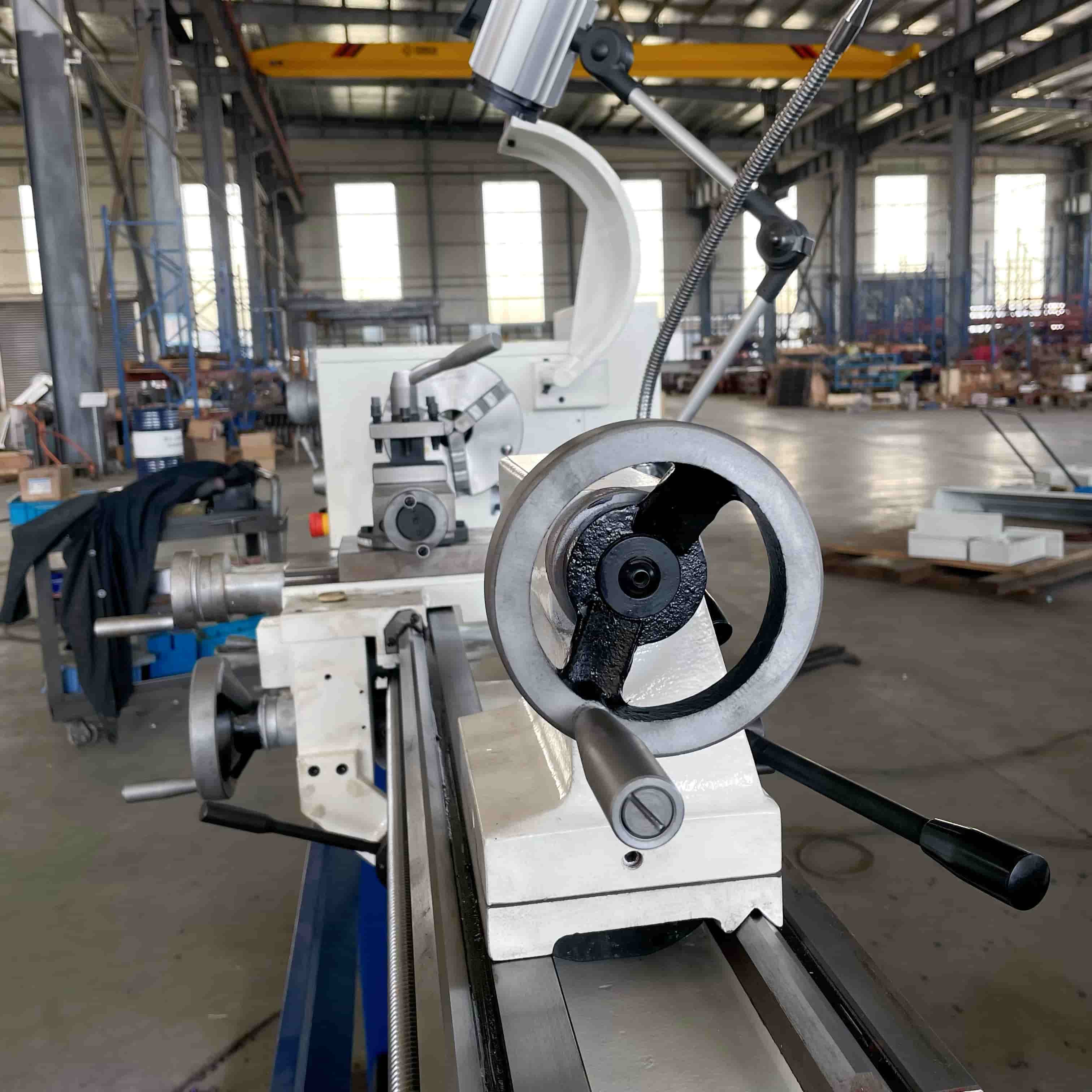 Spindle Universal Lathe Machine