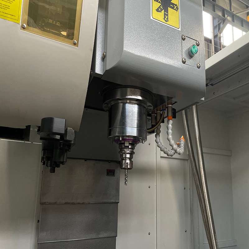 High Precision Vertical CNC Machining Center 