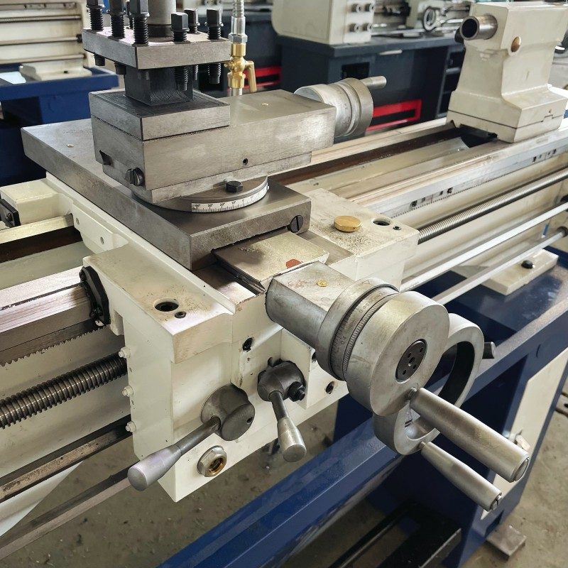 Manual Lathe Manual Lathe