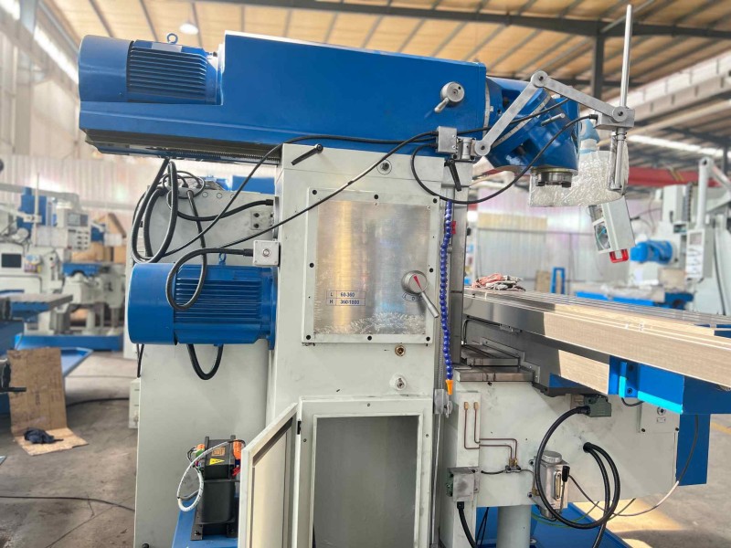 mini metal milling machine