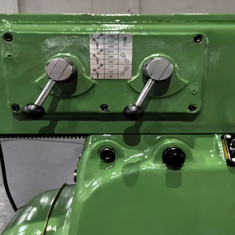 7.5kW knee type mill for toolroom